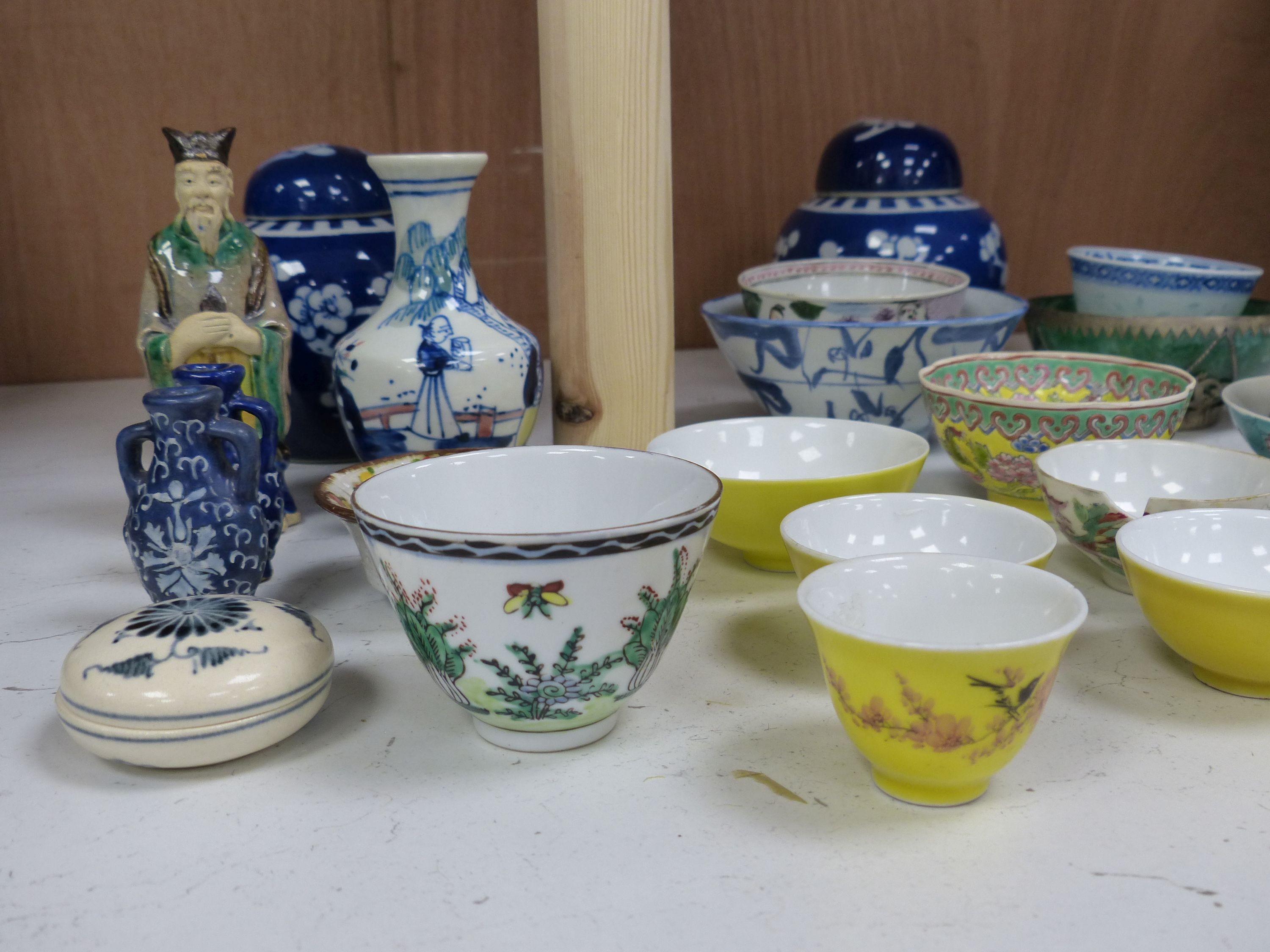 A quantity of mixed Chinese porcelain etc